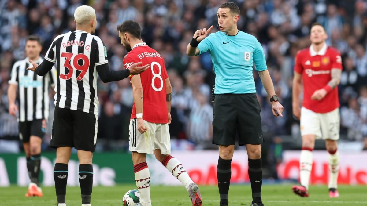 PGMOL Pecat Wasit Liga Inggris David Coote Akibat Kinerja